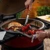 Kép 12/12 - Kamado Joe Konnected Big Joe kerámia grillsütő, Ø 61 cm