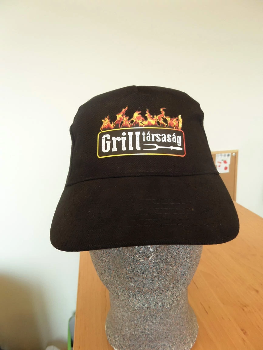 Grilltársaság logós baseball sapka